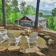 The Sunset House w Mountain Views and Fire Pit